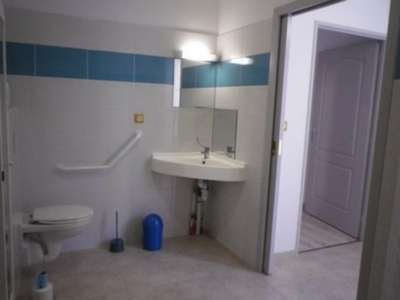 © cuisine équipée cuisine équipée séjour séjour chambre 1 lit de 140 cm salle d'eau plan communs des 3 logements Résidence