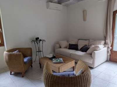 © piscine Domaine Bardon terrasse coin repas coin salon Vue piscine Campagne de Chaunac espace piscine coin relax