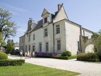 © Le château de Beaulon