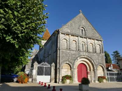 © L'église Saint-Laurent de Plassac