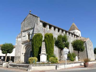 © L'église Saint-Romain de Gutinières