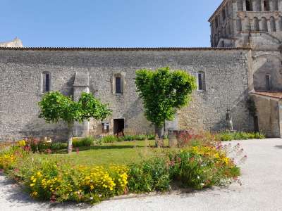 © Saint-Martial-de-Mirambeau, Village Fleuri_Saint-Genis-de-Saintonge