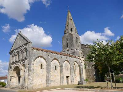 © L'église Notre-Dame d'Avy
