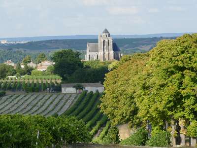 © L'église Saint-Pierre de Germignac L'entrée du jardin de vie et pédagogique à Celles, labellisé