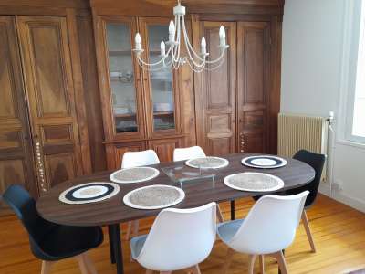 © Façade 1 Chambre 1 salon séjour bel escalier salle musculation Chambre2 coin repas dans cuisine veranda cuisine extérieur façade 2