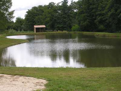 © La halte équestre de Clérac au plan d'eau du Pré de Réaux