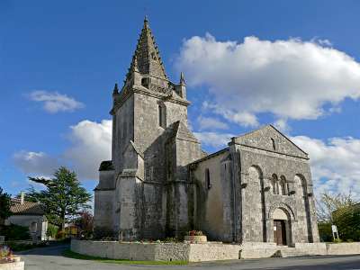 © L'église de St-Dizant-du-Bois