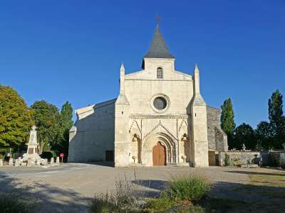 © L'église Saint-Michel d'Ozillac