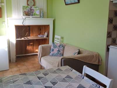© Christian Mauroy cuisine équipée chambre n°1 (2 lits de 90 cm) chambre n°2 (1 lit de 140 cm) jardin privatif le figuier rez de chaussée.png le figuier 1er étage piscine 9m x 4m à 120m du gîte espace wifi gratuit à 50 m du gîte