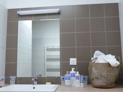 © vasque et produits Eau thermale de Jonzac